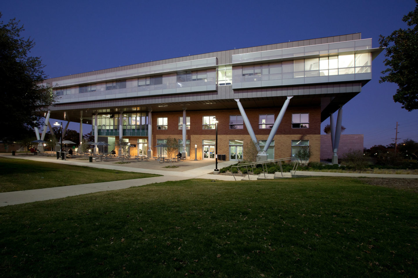 University of North Texas Denton Business Leadership Center ennead